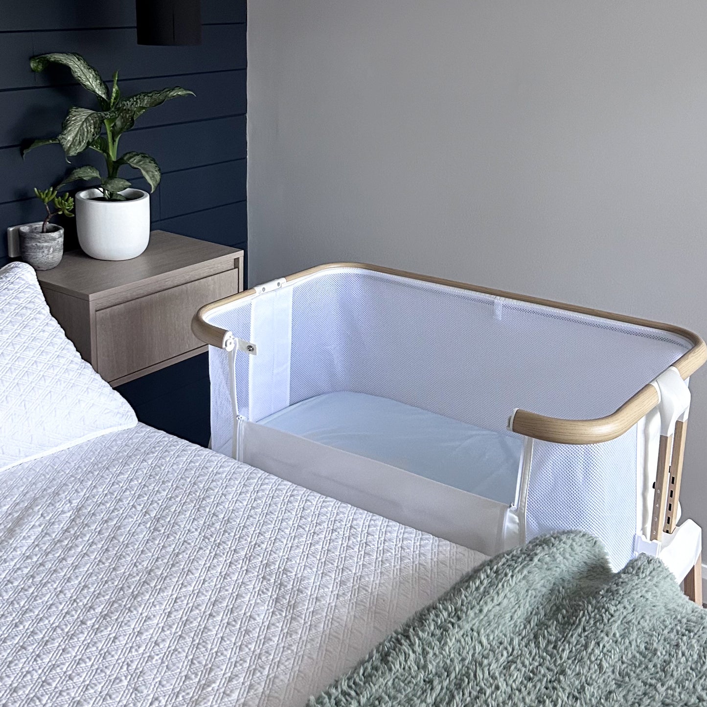 Co-Sleeper Bassinet / Change Pad Waterproof Sheet - Sky Blue