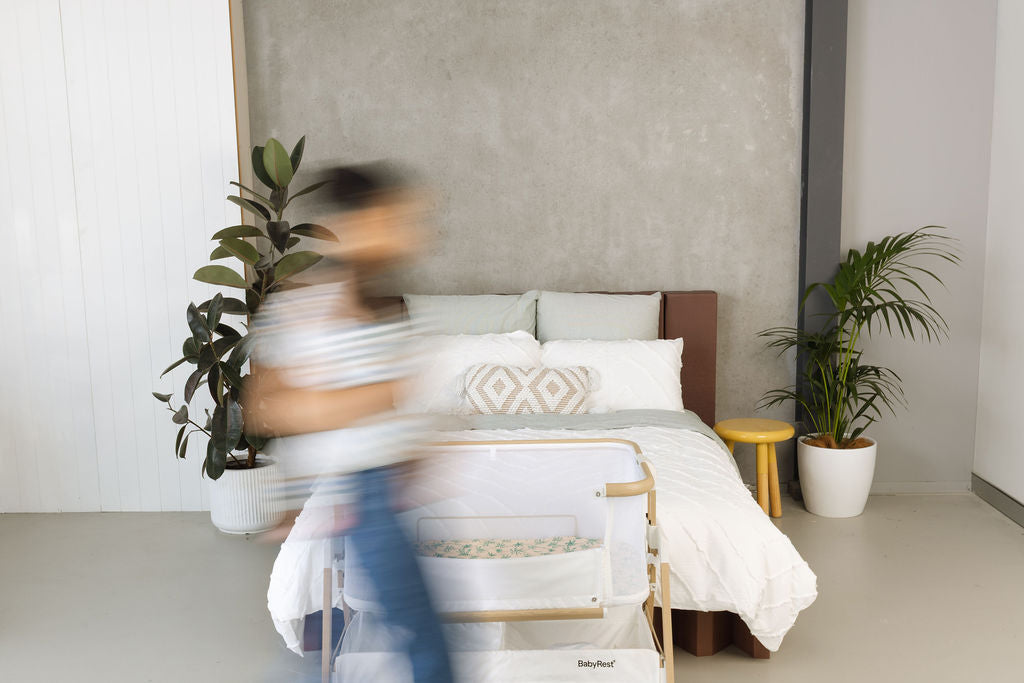 Travelling these Holidays? Here's How to Create a Safe Sleep Space for Your Baby Anywhere.